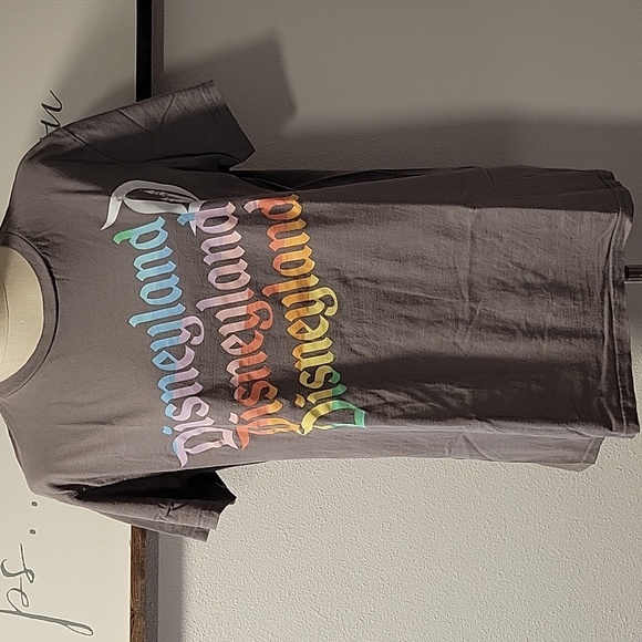 Disney Bundle of 3 tops, Size Large - Picture 5 of 12